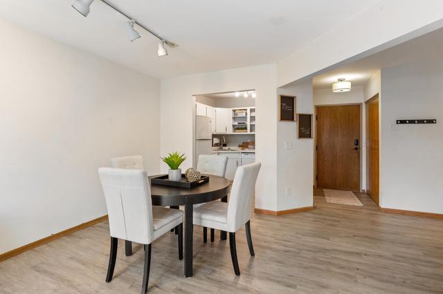 2425 E Franklin Avenue 205, Minneapolis, MN 55406