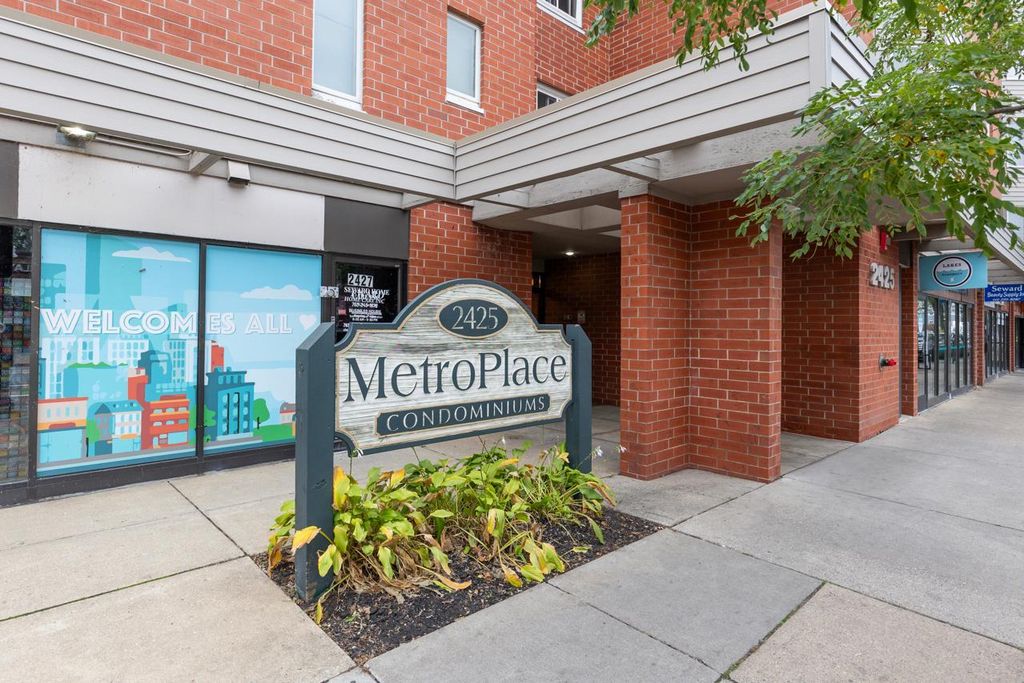 2425 E Franklin Avenue 205, Minneapolis, MN 55406 — photo 2