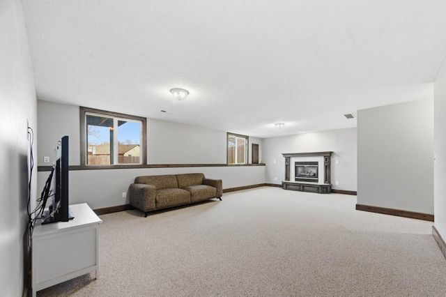 818 E Rushwood Ct, Derby, KS 67037