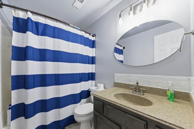 818 E Rushwood Ct, Derby, KS 67037