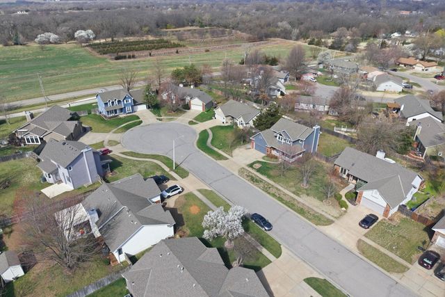 818 E Rushwood Ct, Derby, KS 67037