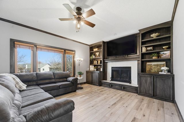 818 E Rushwood Ct, Derby, KS 67037