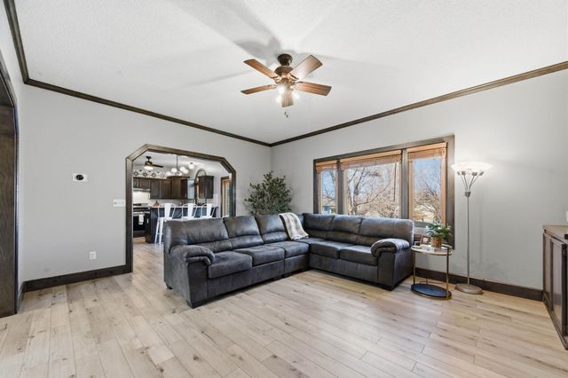 818 E Rushwood Ct, Derby, KS 67037