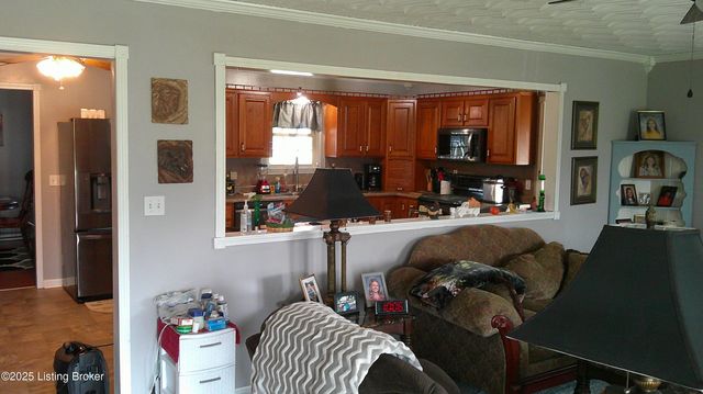 2568 Holy Cross Rd, New Haven, KY 40051