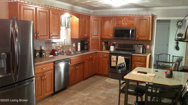 2568 Holy Cross Rd, New Haven, KY 40051