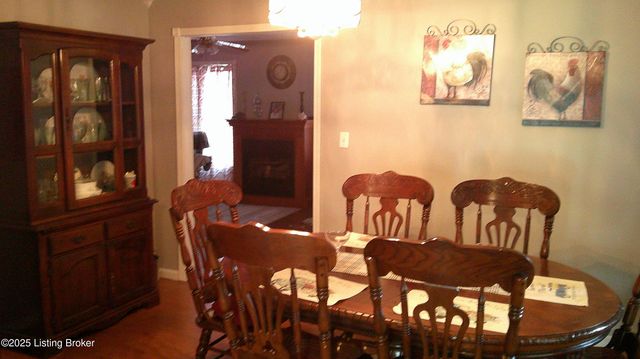 2568 Holy Cross Rd, New Haven, KY 40051