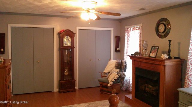 2568 Holy Cross Rd, New Haven, KY 40051