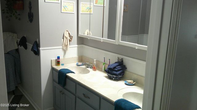 2568 Holy Cross Rd, New Haven, KY 40051