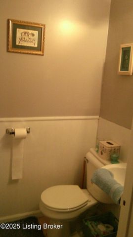 2568 Holy Cross Rd, New Haven, KY 40051