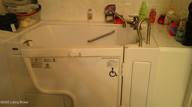 2568 Holy Cross Rd, New Haven, KY 40051