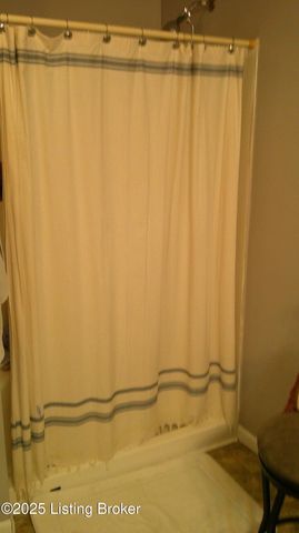 2568 Holy Cross Rd, New Haven, KY 40051