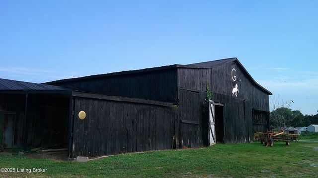 2568 Holy Cross Rd, New Haven, KY 40051