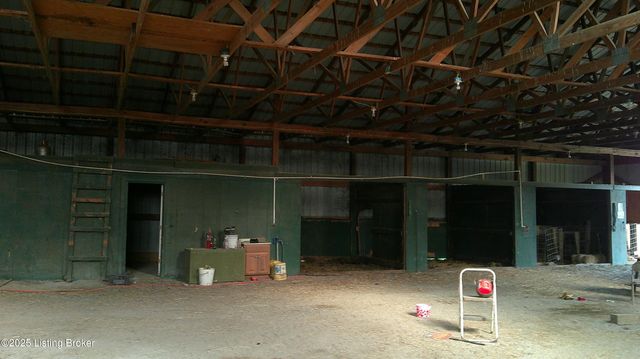 2568 Holy Cross Rd, New Haven, KY 40051