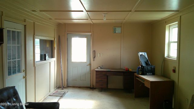 2568 Holy Cross Rd, New Haven, KY 40051