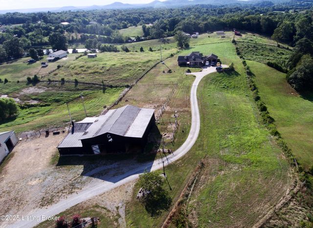 2568 Holy Cross Rd, New Haven, KY 40051