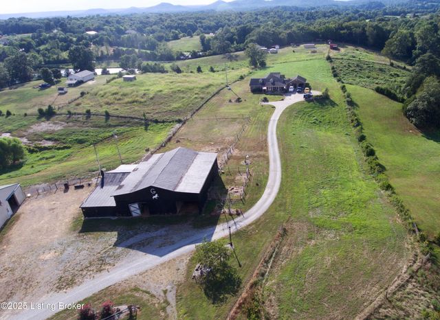 2568 Holy Cross Rd, New Haven, KY 40051