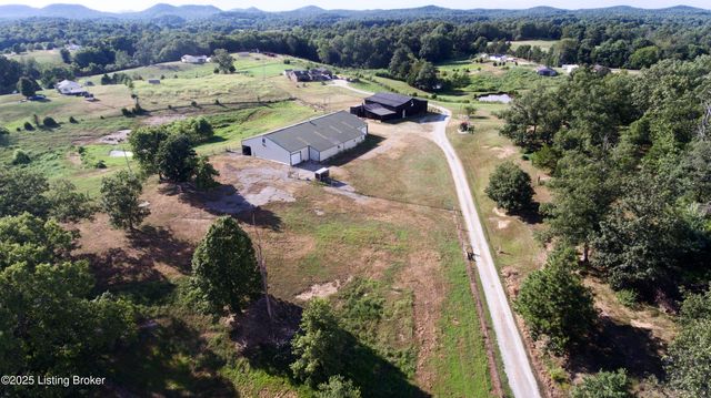 2568 Holy Cross Rd, New Haven, KY 40051