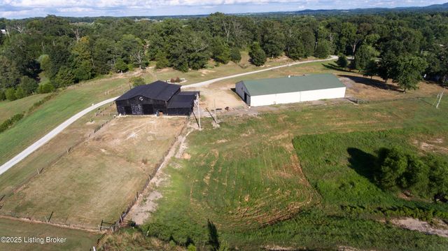 2568 Holy Cross Rd, New Haven, KY 40051