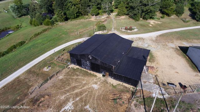 2568 Holy Cross Rd, New Haven, KY 40051