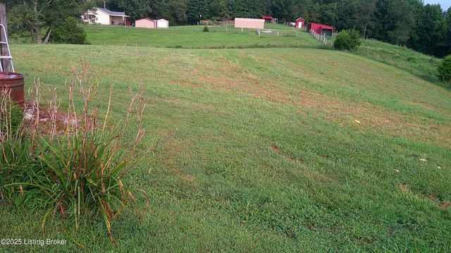 2568 Holy Cross Rd, New Haven, KY 40051