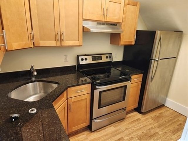 16 Centennial Place 1, Framingham, MA 01701