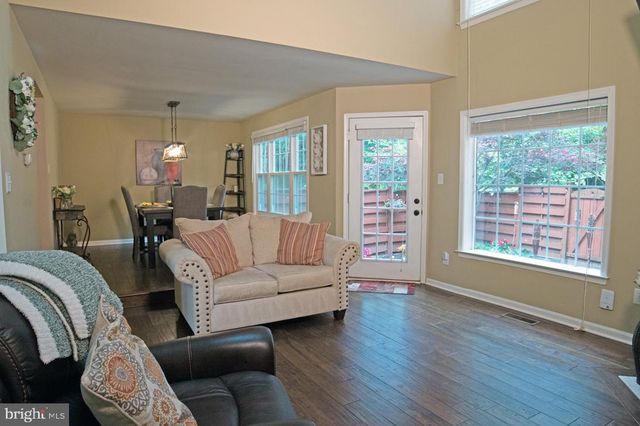 21186 VINELAND SQ, Ashburn, VA 20147
