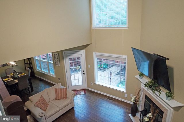 21186 VINELAND SQ, Ashburn, VA 20147