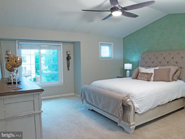 21186 VINELAND SQ, Ashburn, VA 20147
