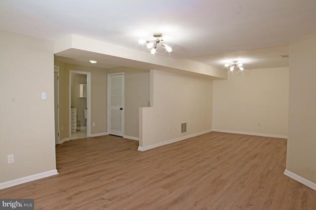 21186 VINELAND SQ, Ashburn, VA 20147