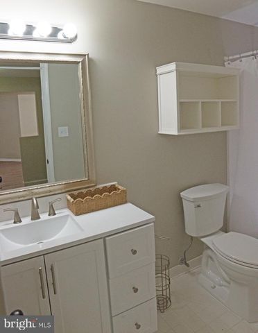 21186 VINELAND SQ, Ashburn, VA 20147