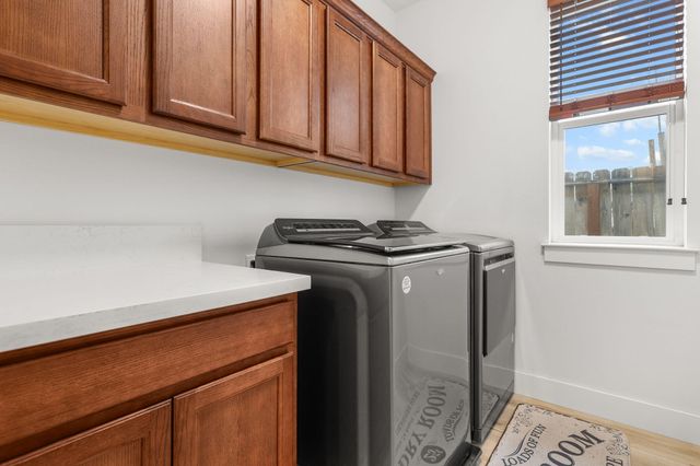 1376 Fitz Place, Redding, CA 96003