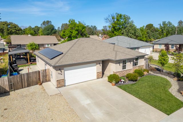 1376 Fitz Place, Redding, CA 96003