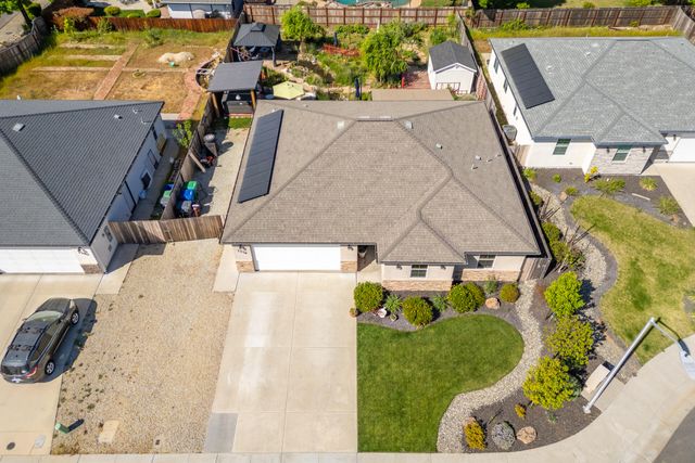 1376 Fitz Place, Redding, CA 96003