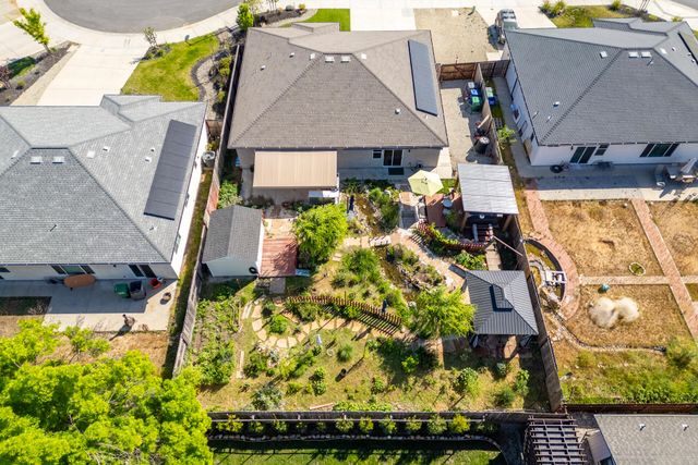 1376 Fitz Place, Redding, CA 96003