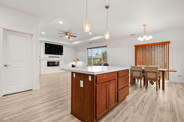 1376 Fitz Place, Redding, CA 96003