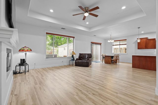 1376 Fitz Place, Redding, CA 96003