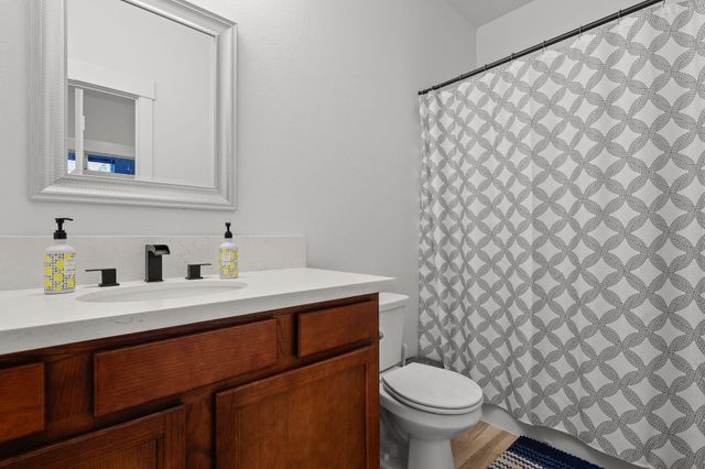 1376 Fitz Place, Redding, CA 96003