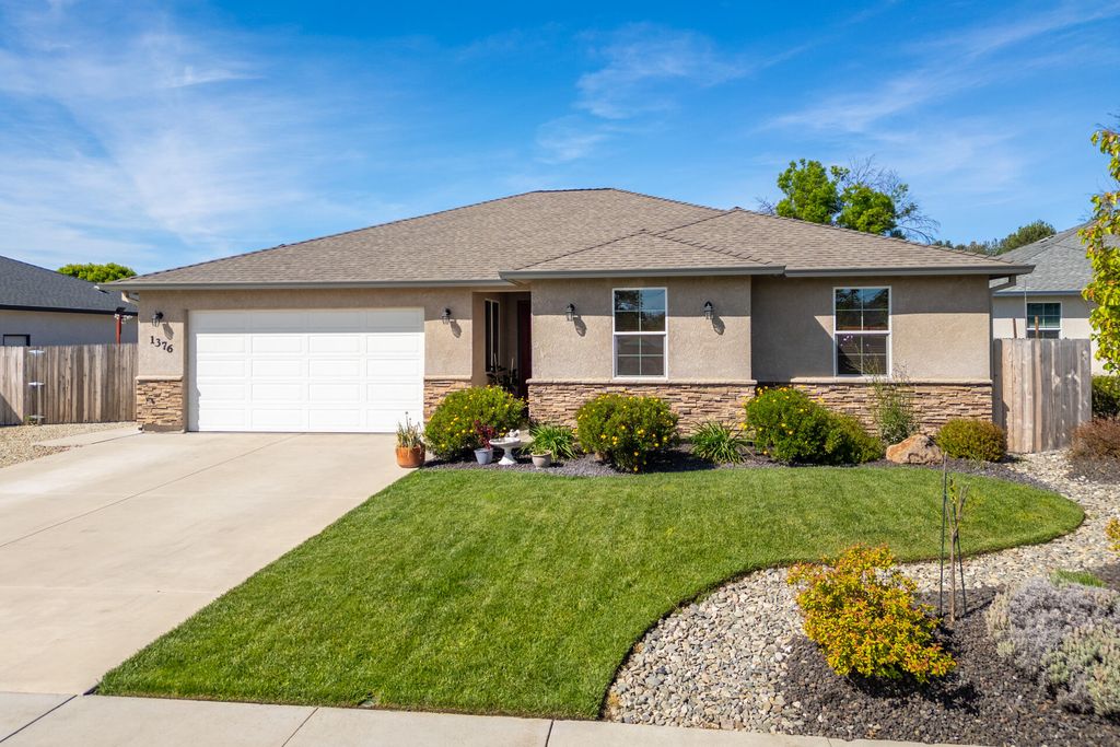 1376 Fitz Place, Redding, CA 96003