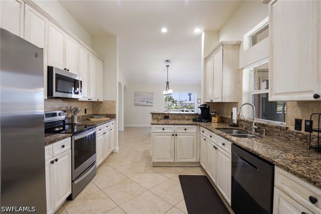 2534 NE 20th CT, Cape Coral, FL 33909
