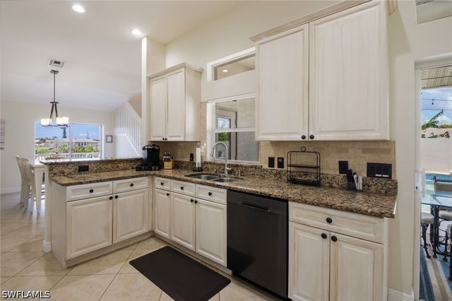 2534 NE 20th CT, Cape Coral, FL 33909