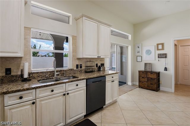 2534 NE 20th CT, Cape Coral, FL 33909