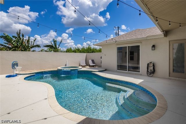 2534 NE 20th CT, Cape Coral, FL 33909