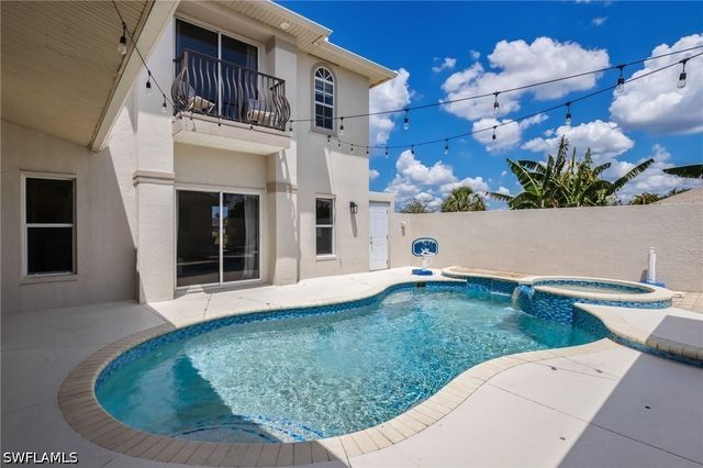2534 NE 20th CT, Cape Coral, FL 33909