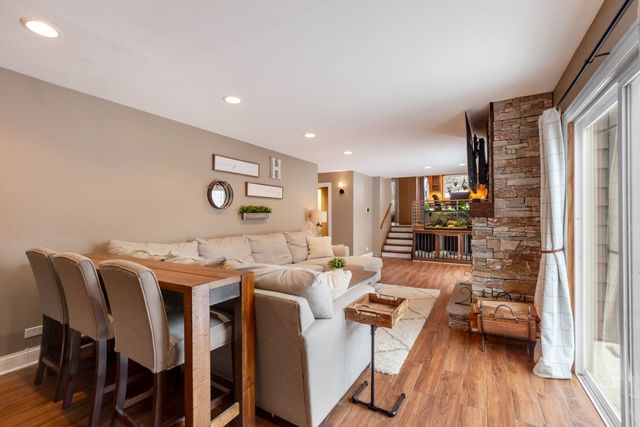 138 Oak Street, Lake Zurich, IL 60047