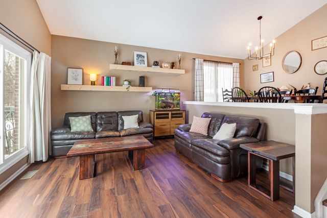 138 Oak Street, Lake Zurich, IL 60047