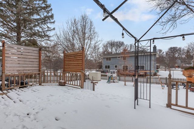 138 Oak Street, Lake Zurich, IL 60047