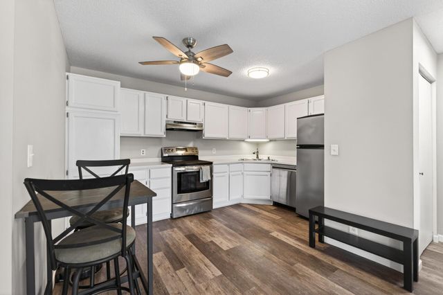 2160 Ridge Drive 38, Saint Louis Park, MN 55416