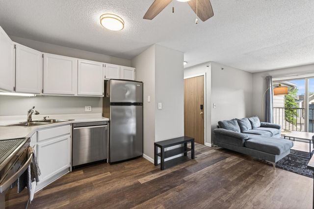 2160 Ridge Drive 38, Saint Louis Park, MN 55416