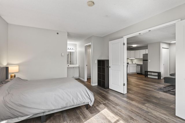 2160 Ridge Drive 38, Saint Louis Park, MN 55416