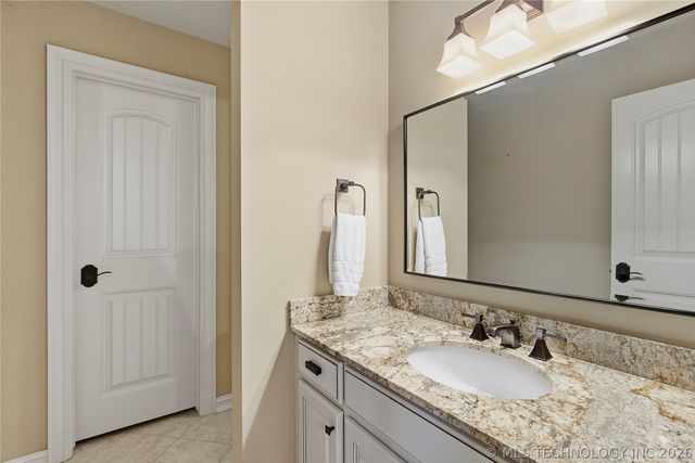 704 W 108th Street S, Jenks, OK 74037